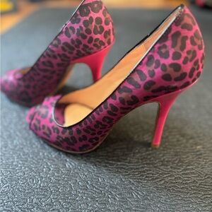 Betsy Johnson Peep Toe size 7 1/2 M 4 1/2 inch pink leopard and black heels
